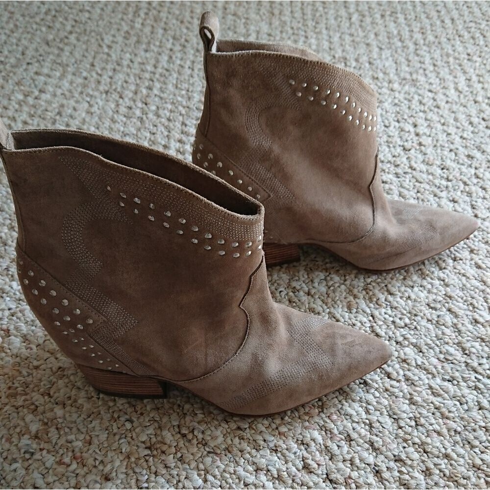 SIGERSON MORRISON Suede Whipstitch Trim Western Boots size 7